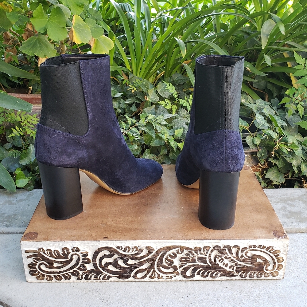 Timeless Chic Navy Italian Suede Rag & Bone Bootie - Picture 7 of 8